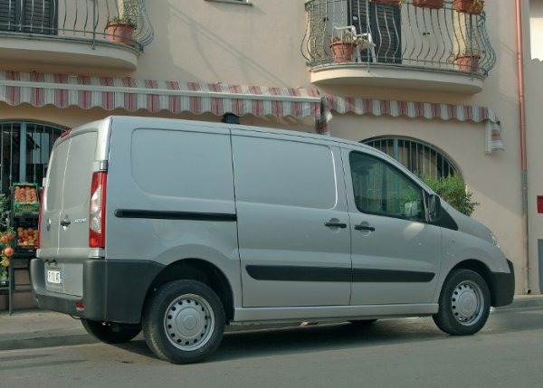 Фото автомобиля FIAT Scudo Fourgon